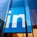 LinkedIn-skilt på kontorbygning